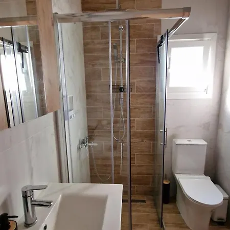 Efi House Apartment *